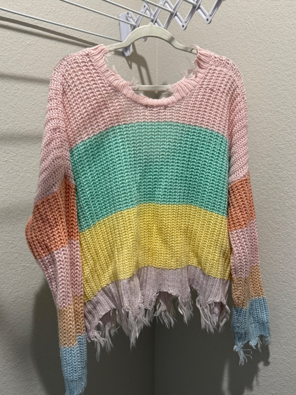 Colorful sweater - Picture 2 of 2